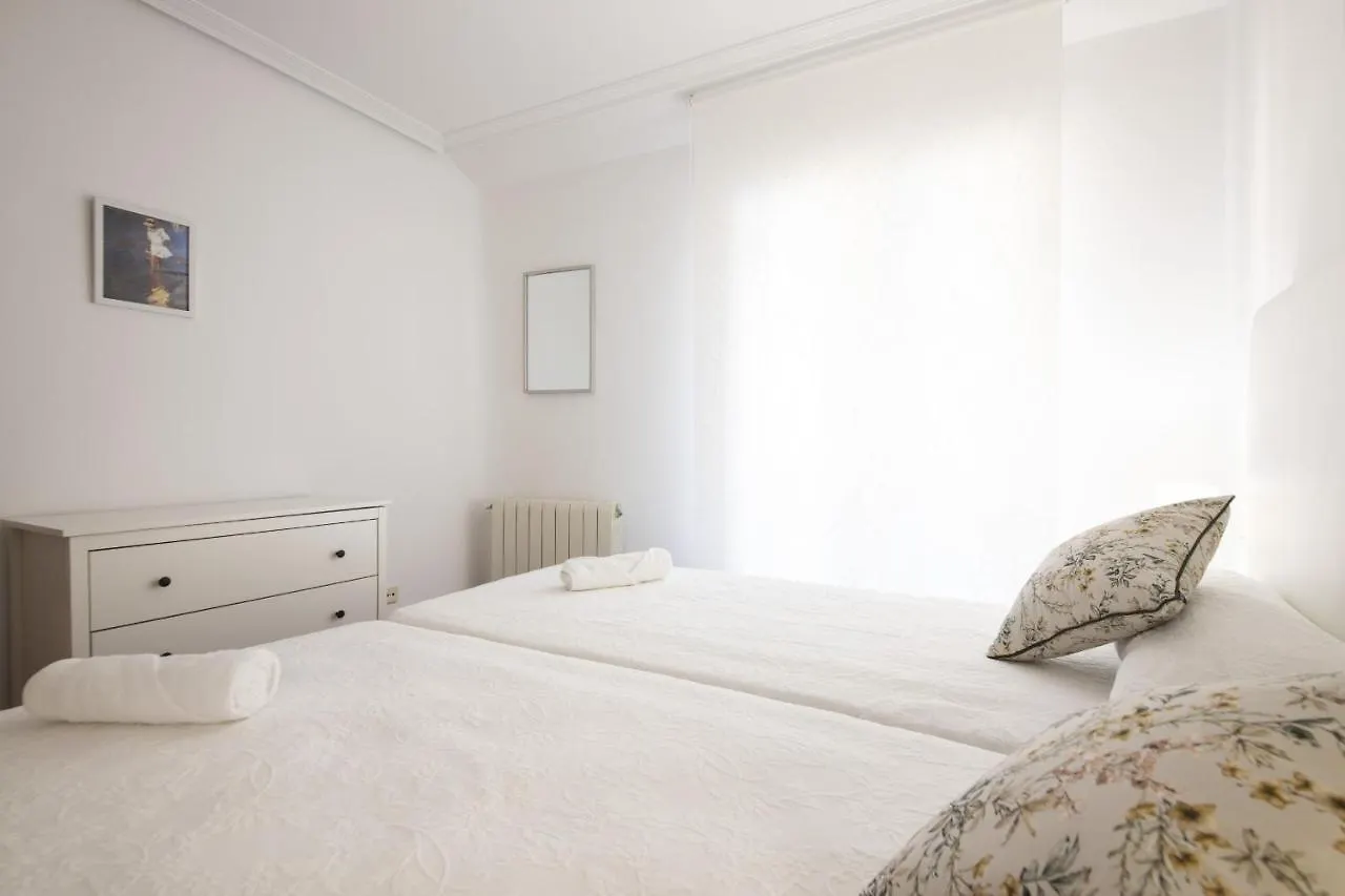 Apartamento Olas De Ondarreta - Local Rentss San Sebastián España